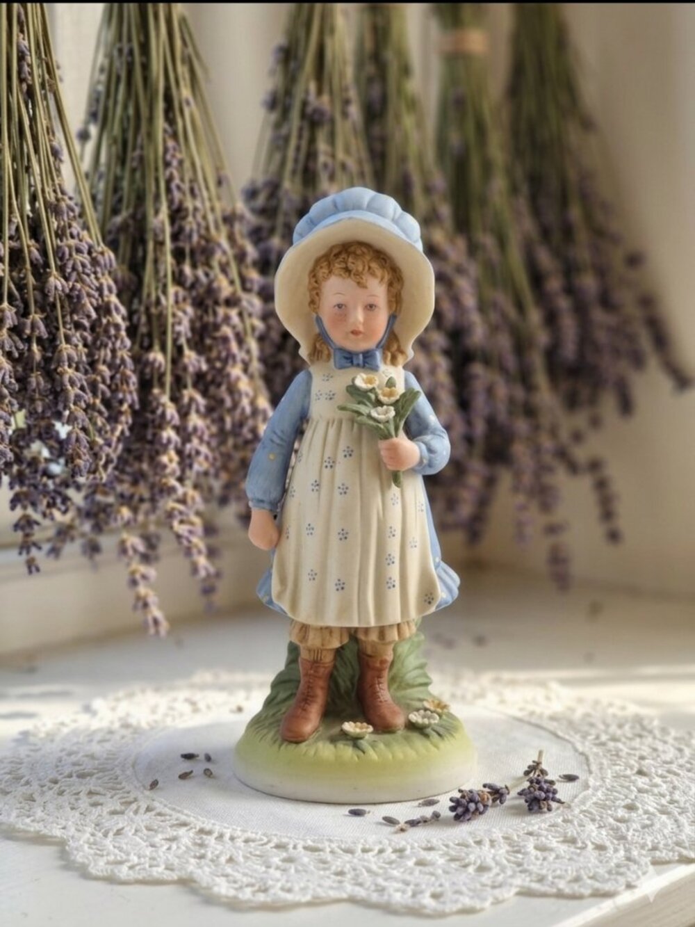Vintage Holly Hobbie Style Figurine Bisque Porcelain Blue Bonnet Girl Prairie De